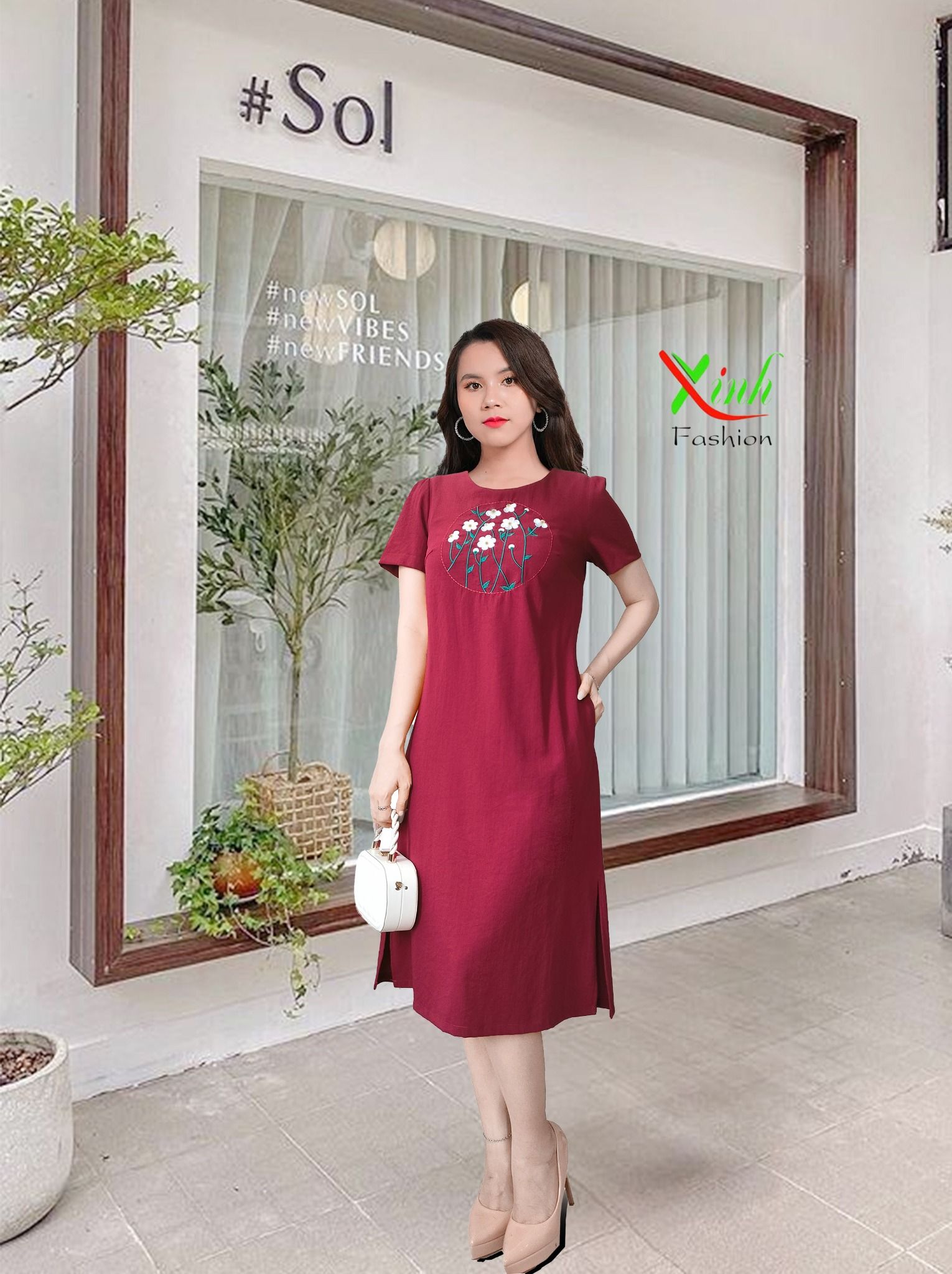Đầm Suông Đỏ Xẻ Tà Thêu Hoa Trẻ Trung DL532
