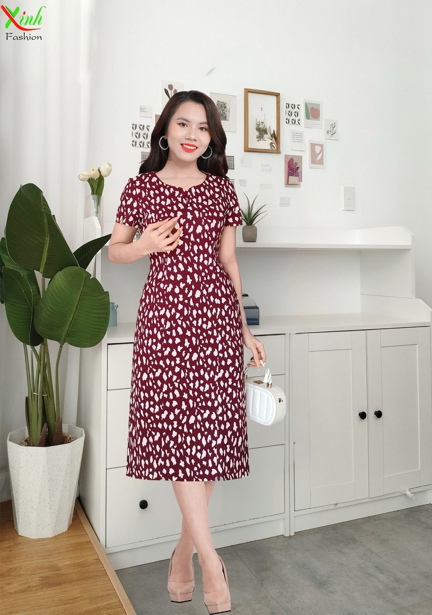 Đầm Suông Đỏ Cổ Lá Trầu Phối 3 Cúc DL649