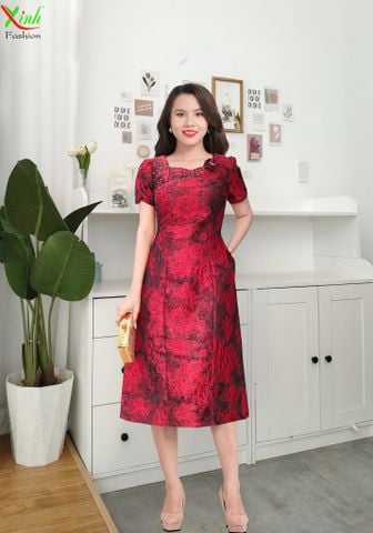  Đầm Gấm Dệt Vân Hoa Đỏ Đô Kết Cườm Cao Cấp DL837 