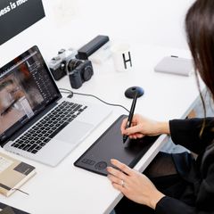 Bảng vẽ Wacom Intuos Pro S PTH-460