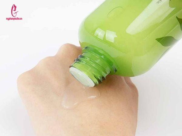 Nước Hoa Hồng Trà Xanh Innisfree Green Tea Balancing Skin EX 200ml