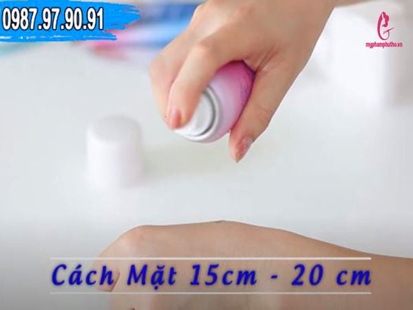 cách sử dụng xịt chống nắng skin aqua