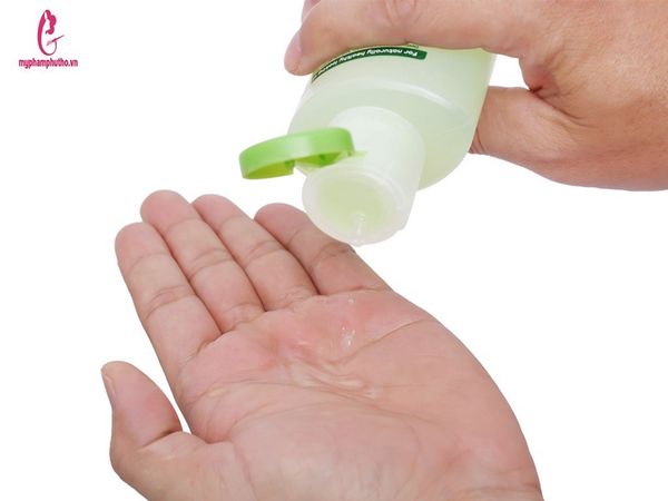 Nước Hoa Hồng Simple Sensitive Skin Experts Soothing Facial Toner