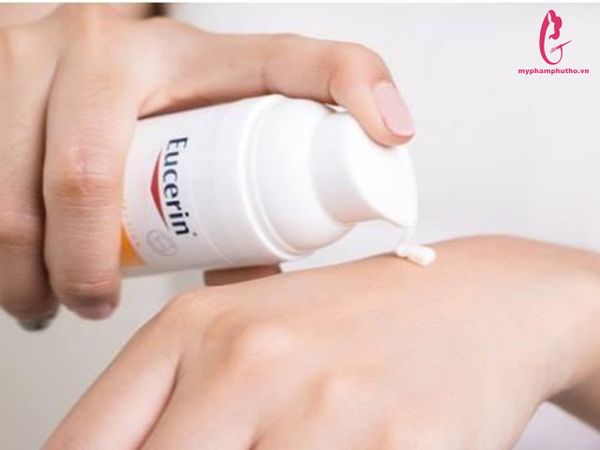 Kem chống nắng  Eucerin Sun Oil Control Dry Touch Spf 50+ ( cho da dầu mụn)