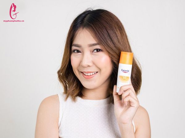 Kem chống nắng  Eucerin Sun Oil Control Dry Touch Spf 50+ ( cho da dầu mụn)