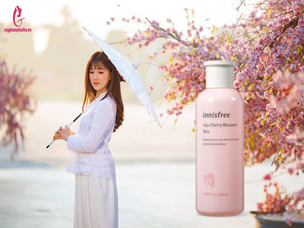 Nước hoa hồng Innisfree Jeju Cherry Blossom skin