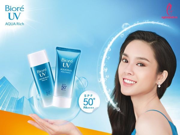 review Kem chống nắng Biore UV Aqua Rich Watery Essence SPF 50+/ PA+++