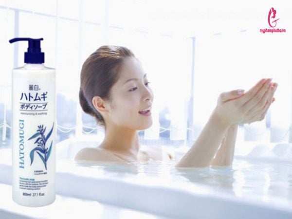 review Sữa tắm dưỡng ẩm trắng da Ý Dĩ Hatomugi Naturie