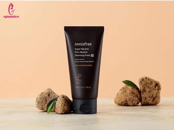 công dụng Sữa rửa mặt Innisfree tro núi Super Volcanic Pore Micellar Cleansing Foam 2X ( màu đen)