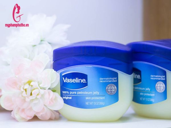 Sáp Nẻ Dưỡng Ẩm VASELINE