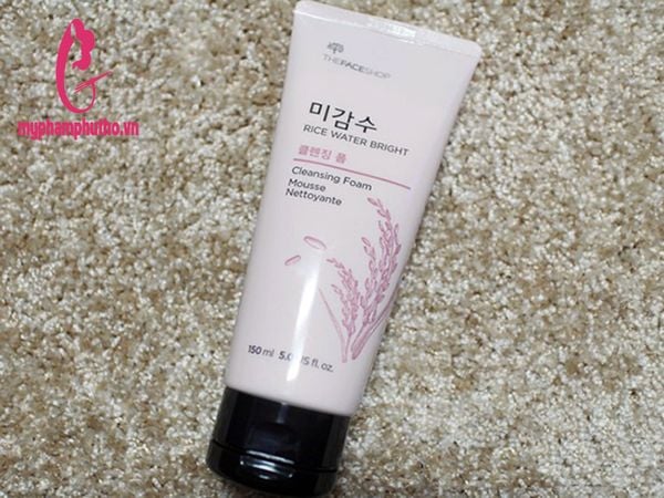 Sữa rửa mặt gạo Rice water bright - The Face Shop