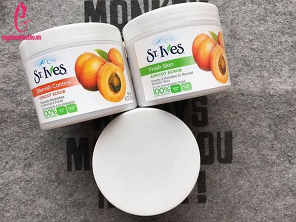 Tẩy da chết hũ ST IVES mơ