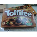 Kẹo socola caramel bọc hạt dẻ Toffifee