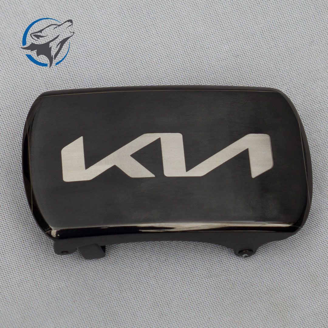 Khắc Logo Cá Nhân Trên Mặt Thắt Lưng