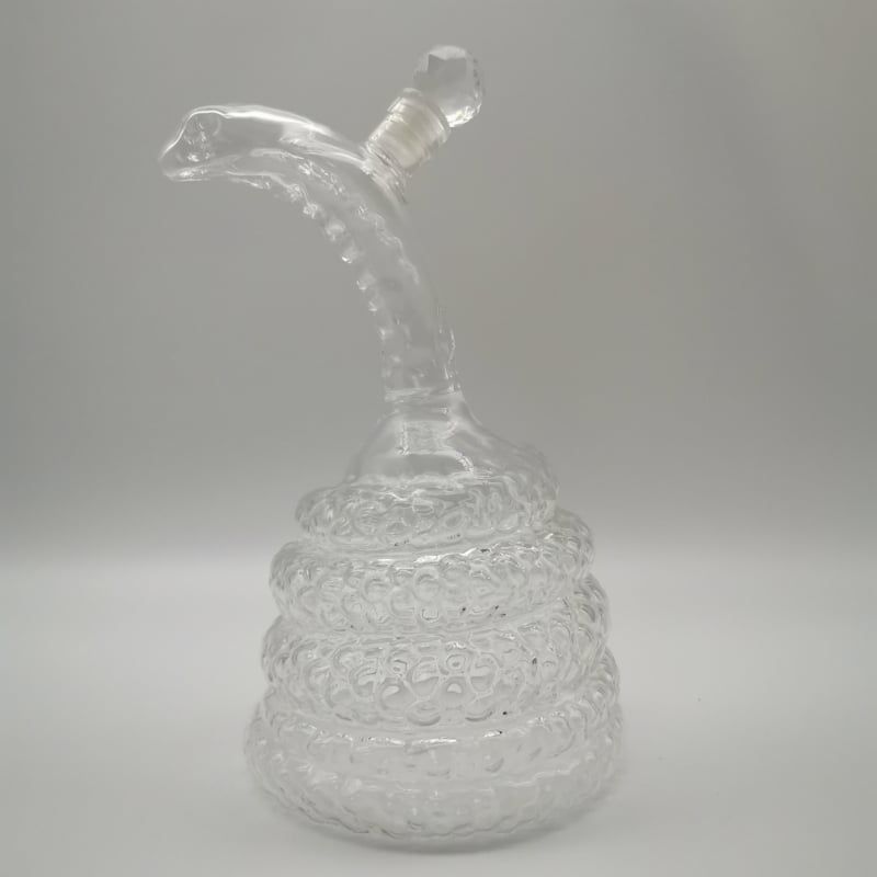 chai thủy tinh phong thủy