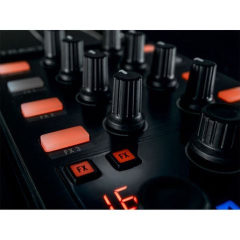 Native Instruments Traktor Kontrol X1 MK2