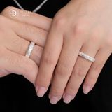  Couple Rings - Nhẫn Cặp Bản Mo Hoa Văn Bi Sọc và 1 Viên Đá CZ - Nhẫn Nữ Có Đính Viền Đá  2585NH 