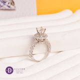  Nhẫn Nữ Đá Moissanite 6.3li - Nhẫn Bạc 925 Xi Kim Cao Cấp Đính Full Moi Ổ Đá Tròn Đình Baguette Kiểu Halo - Đai Đá Kiểu Xoắn MR016 