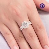  Nhẫn Premium Bạc 925 Ổ Đá Chủ 6.5Li Và Đai Nhẫn Đá Baguette Diamond Button P2276NH 