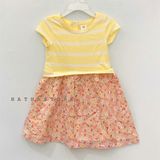  Đầm thun vàng sọc hoa hồng bé gái 