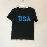  Áo thun Place đen chữ xanh usa bé trai 