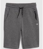  Quần short thun Gap xám tối bé trai 