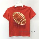 Áo thun PL4CE cam bóng bầu dục bé trai 