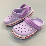  Dép CR0CS tím viền chữ bé gái trai 