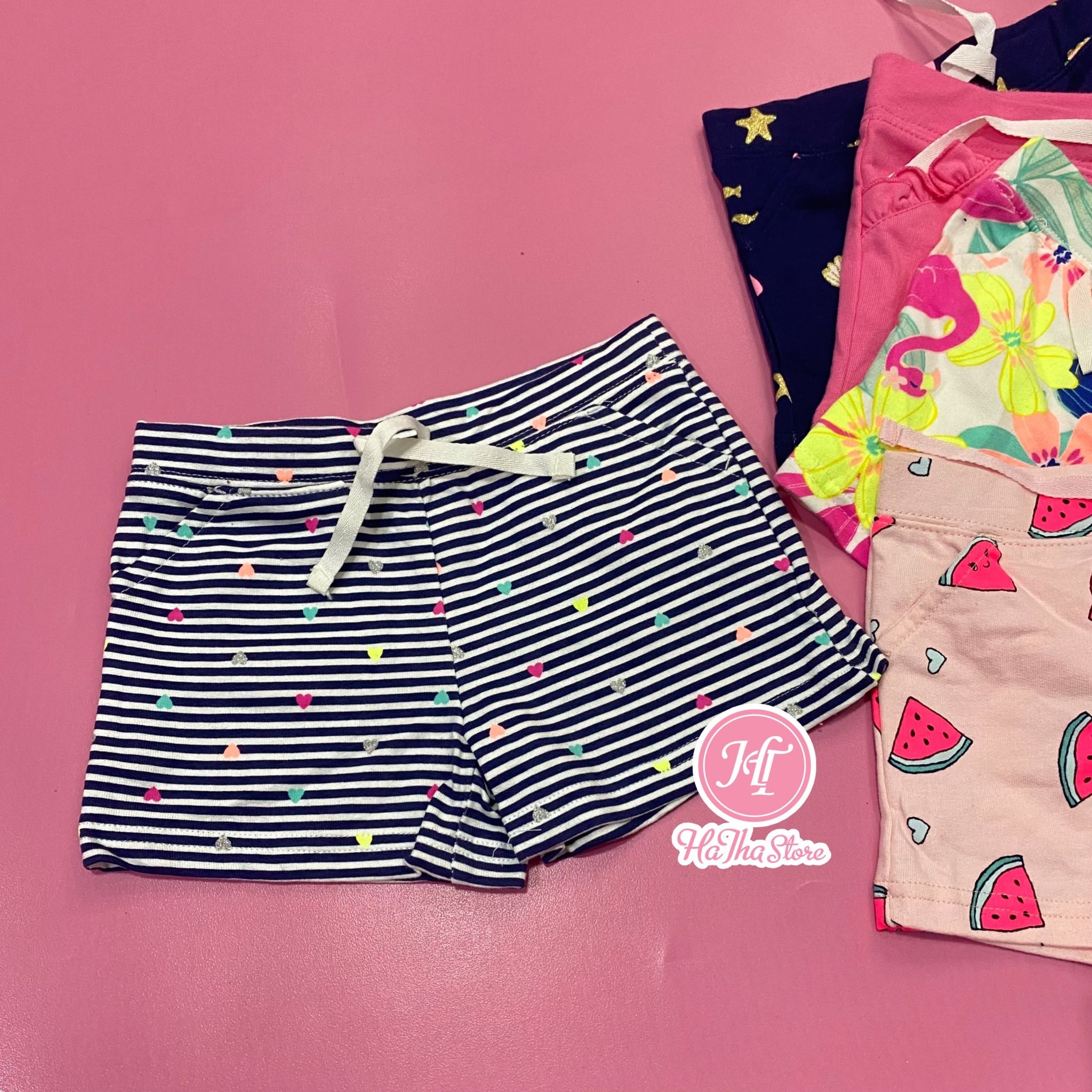  Quần short thun Carter sọc trái tim bé gái 