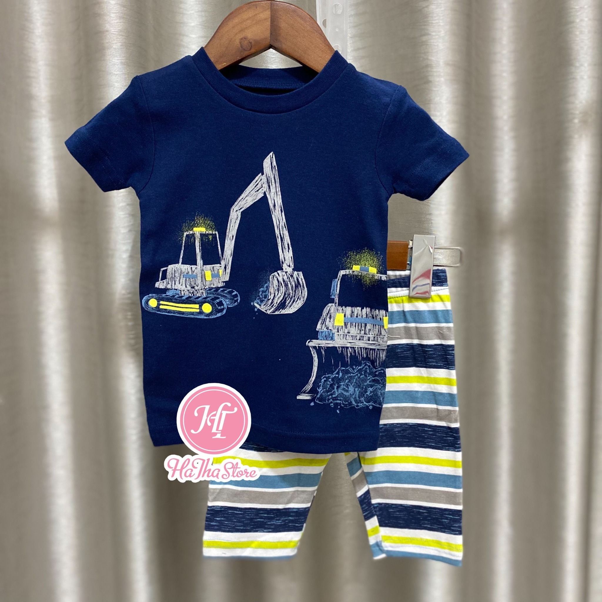  (18M) Bộ ngắn phôm ôm C4RTER xanh đen xe cẩu bé trai 