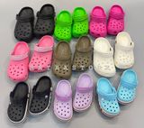  Dép CR0CS tím viền chữ bé gái trai 