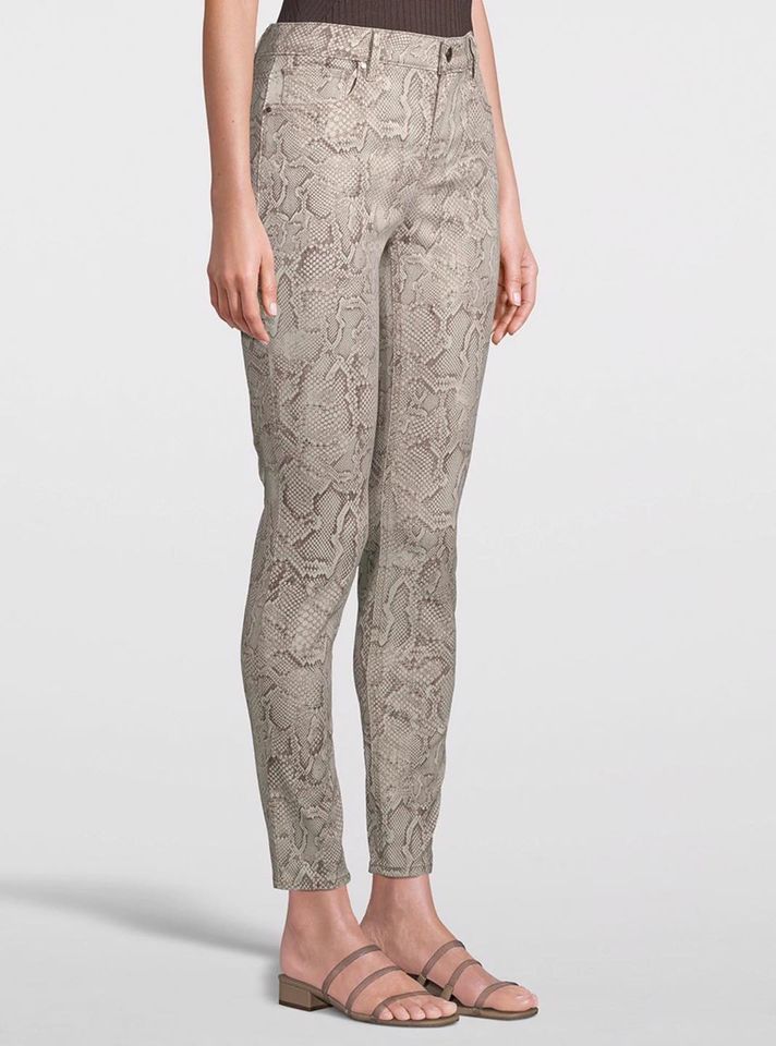 Quần Jean nữ  WHBM dư xịn