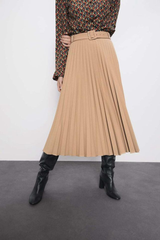 Chân váy Dập ly Kem