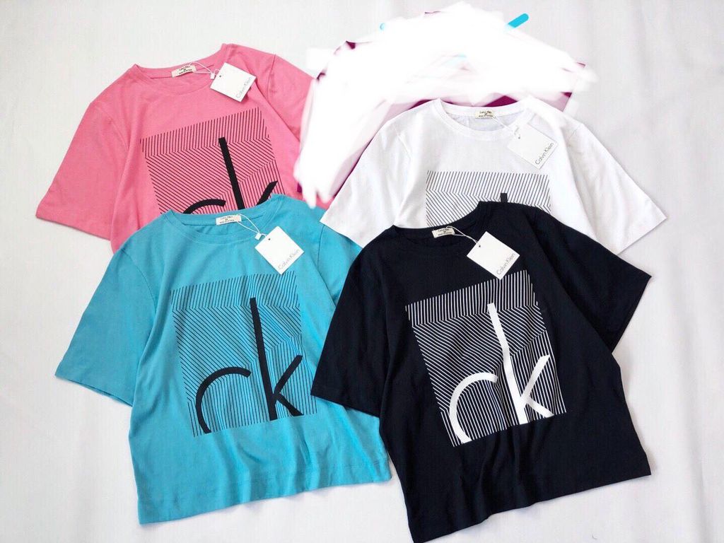 Áo croptop sọc vuông