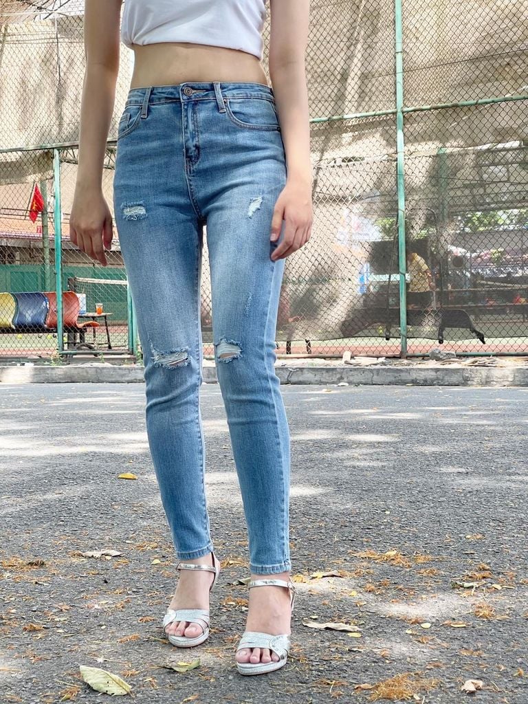 Quần Jean nữ skinny rách dài levis