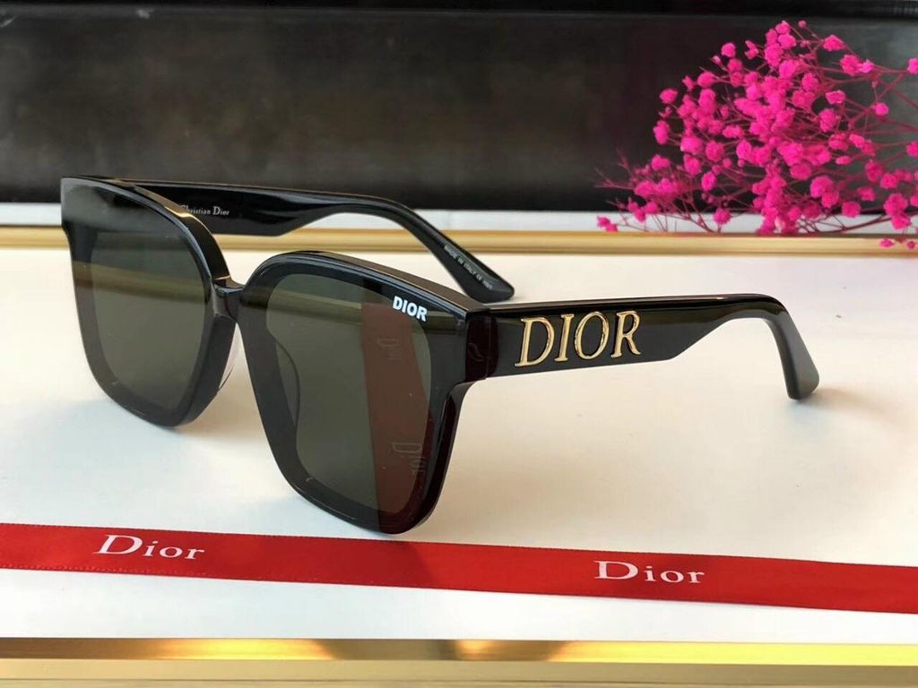 KÍnh DIOR ĐEN chữ gọng