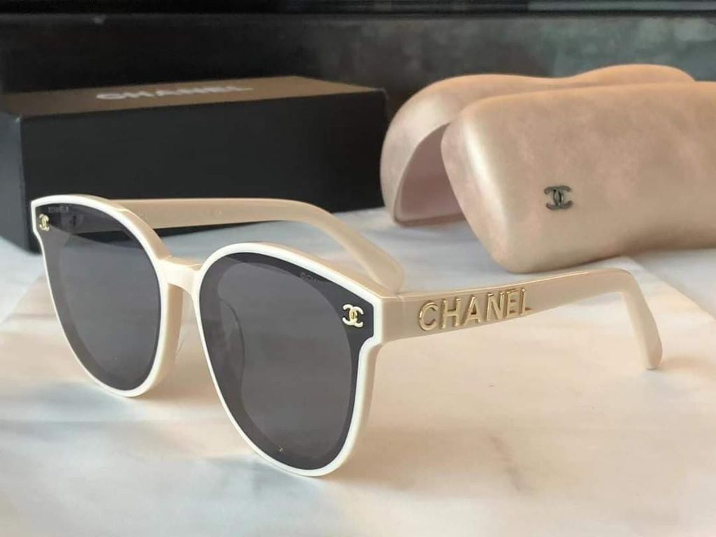 KÍnh Chanel GỌng TRắng