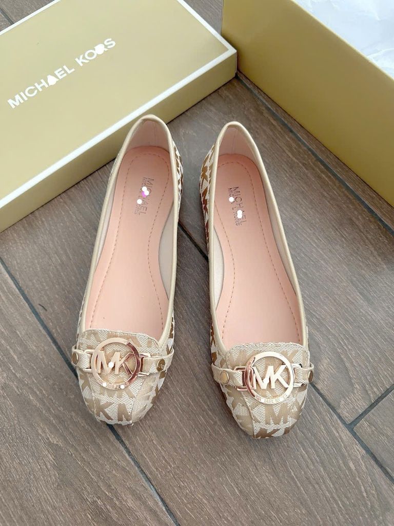 Giày bệt màu kem MK17025 vân nổi