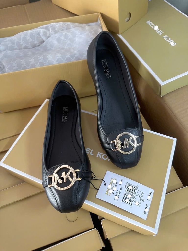Giày bệt màu đen Trơn MK12025