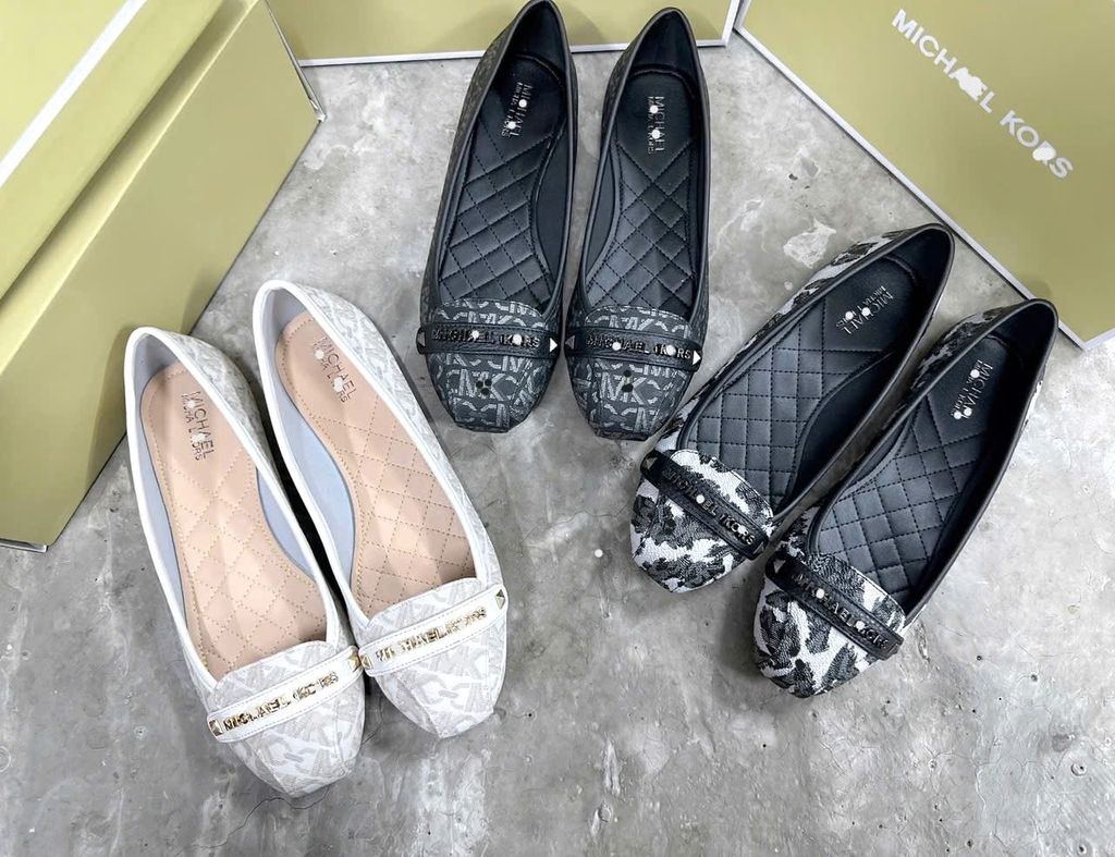 Giày bệt Michael Kore mã MK2412