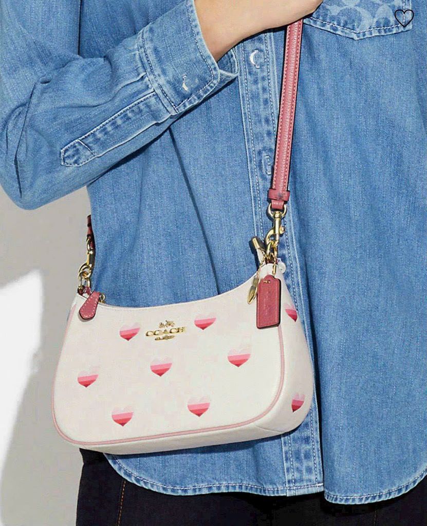 Túi Coach nhỏ hình trái tim mã 1109