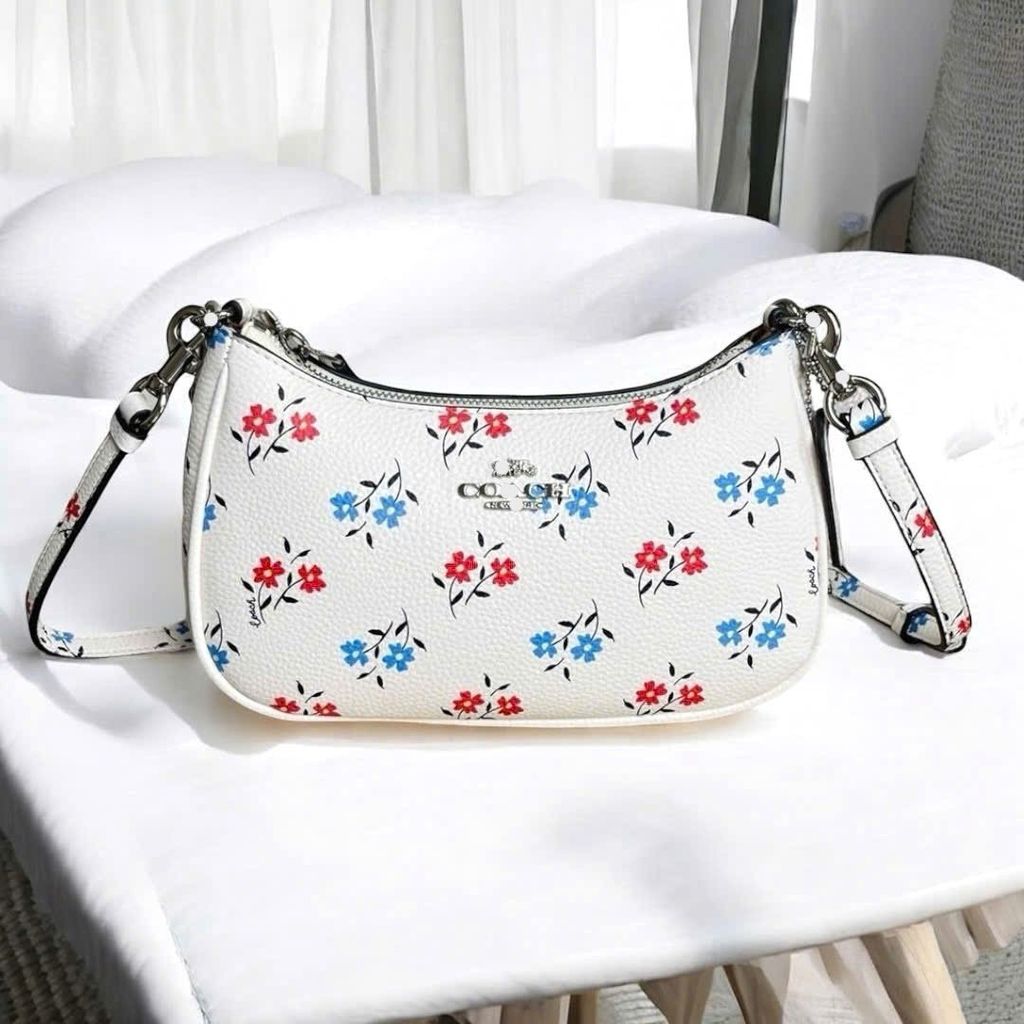 Túi Coach nhỏ trắng phối hoa đỏ