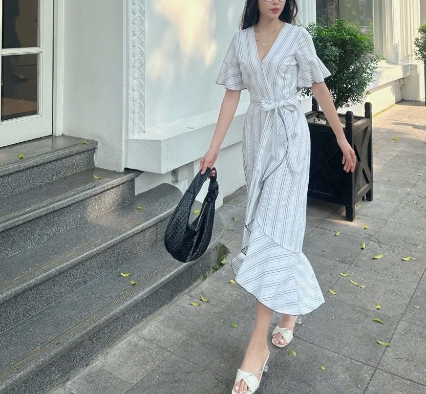 Đầm ViNCE CAMUtTO mã 2107