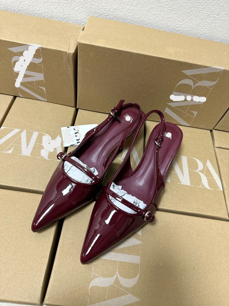 Giày mũi nhọn zara màu đỏ