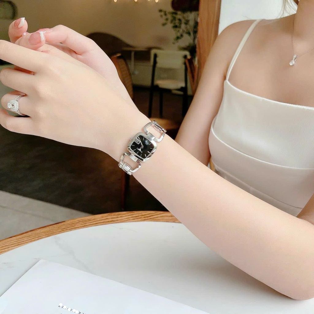 G-Gucci dáng lắc vuông