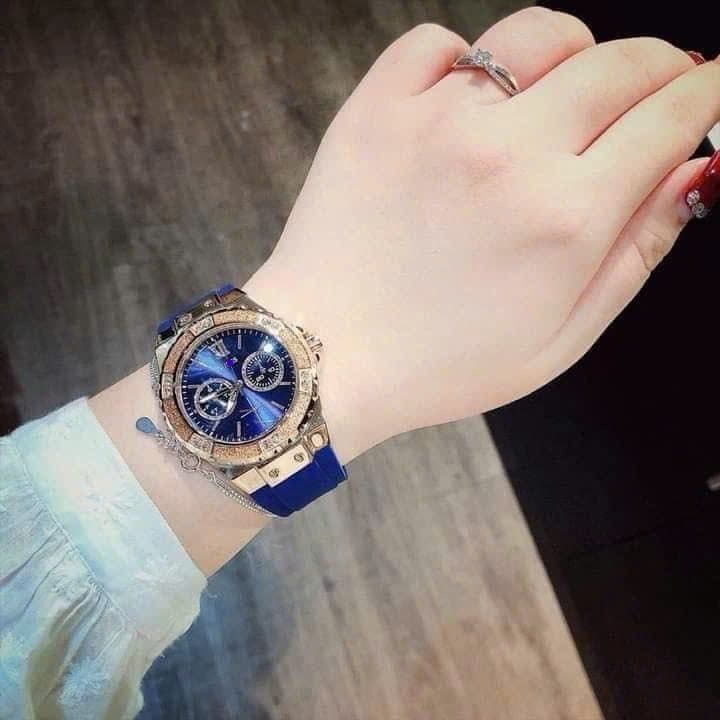 GUEESS WW1053L1 Đồng hồ nữ