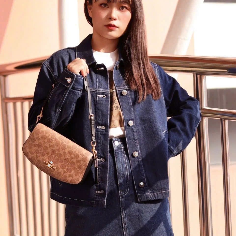 Coach Andrea Shoulder Bag CT768 NÂU NHẠT