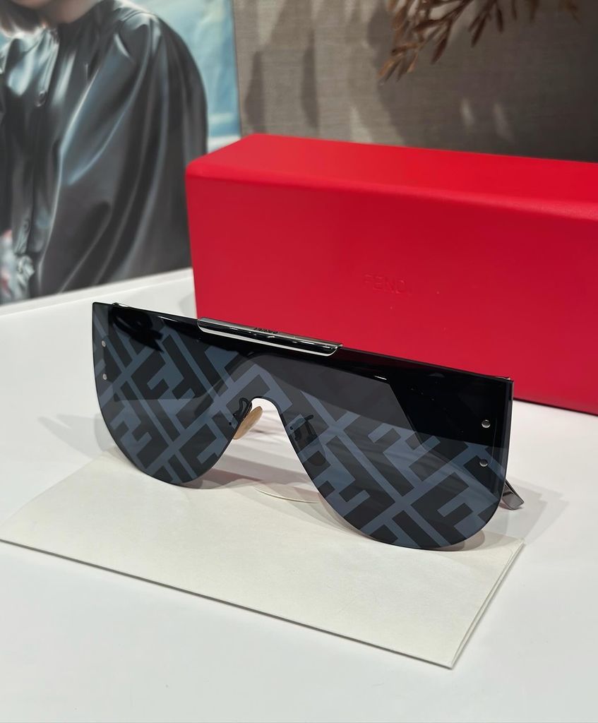 Mắt kính FENDI mắt logo chanh xả