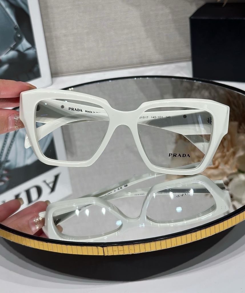 Gọng cận PRADA trắng