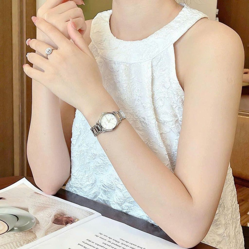 Guccci G-Timeless YA126542 diamond